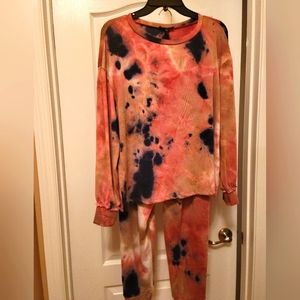 Woman's 2 piece knit loungers. Size M